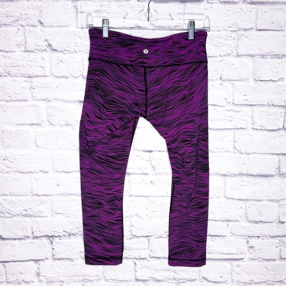 Lululemon | Wunder Under Crop III Full-On Luxtreme | Size 6 | EUC - Picture 2 of 5